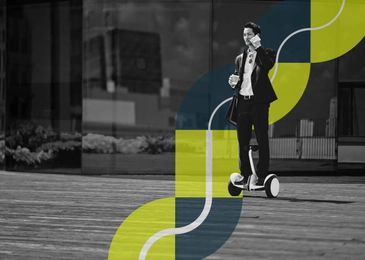 Hybrid Selling business man