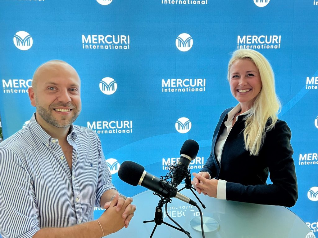 Ronja Lena Weißenfeld (Mercuri) spricht mit Alexander Kruczek (Immobilienmakler McMakler)