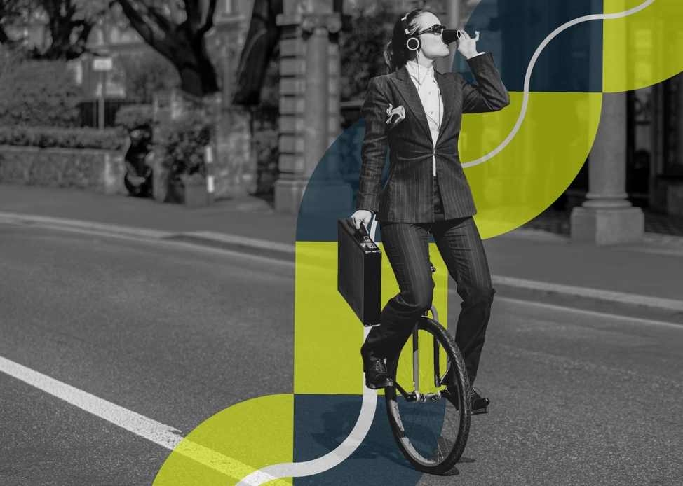 Hybrid Selling business woman