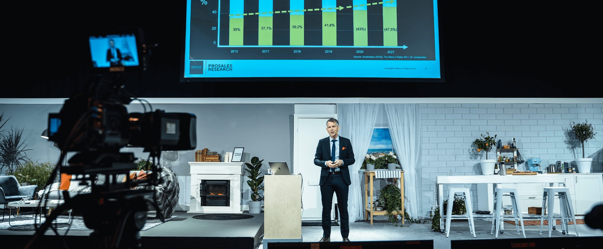 henrik_larsson_broman_on_stage-jpg